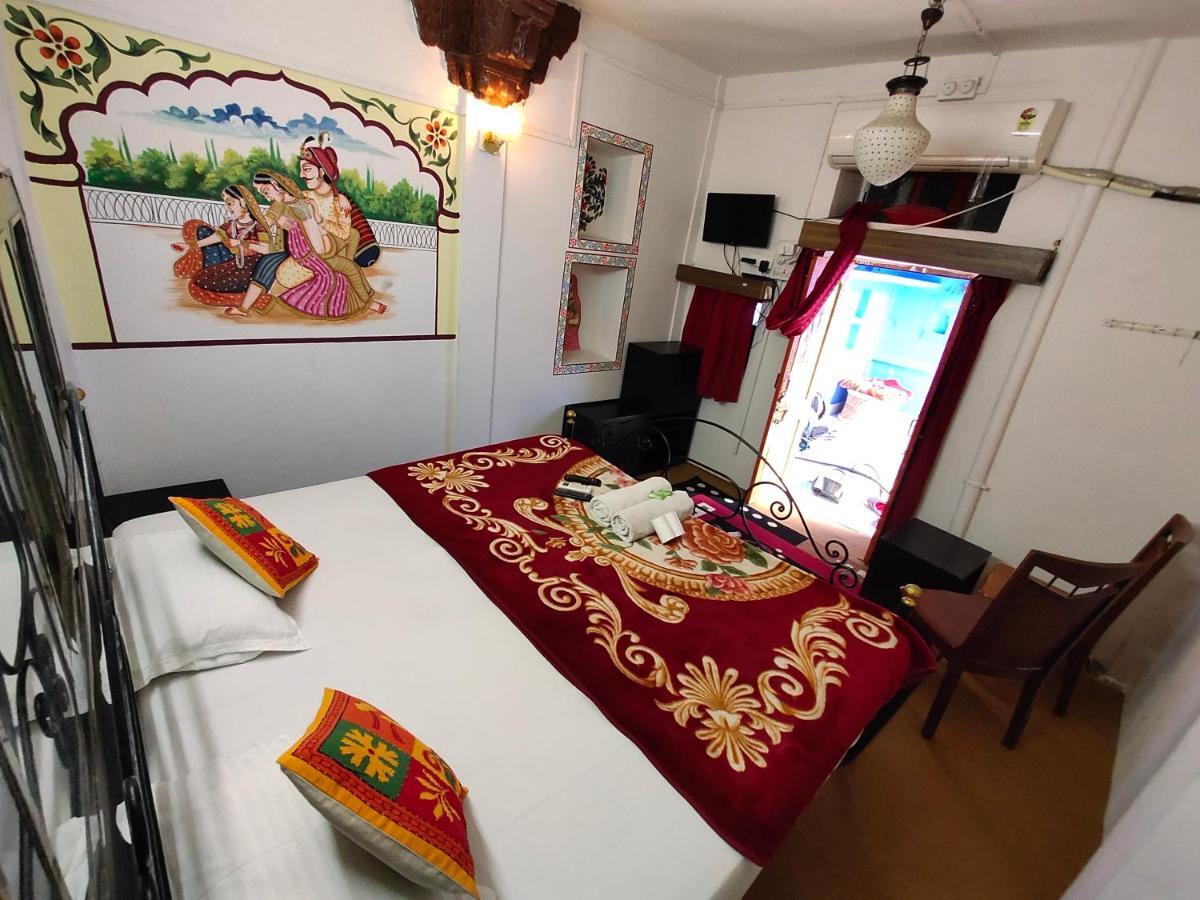 Jaswant Bhawan Home Stay Джодхпур Экстерьер фото